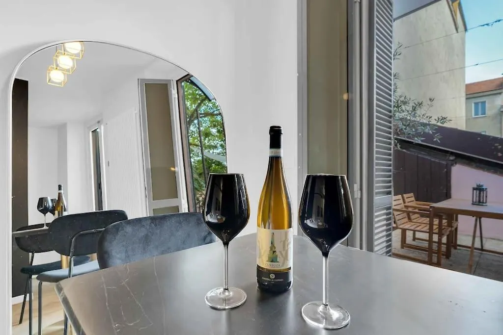 Casa Nanda - Flat Near Navigli And Tortona Area Apartment Milan
