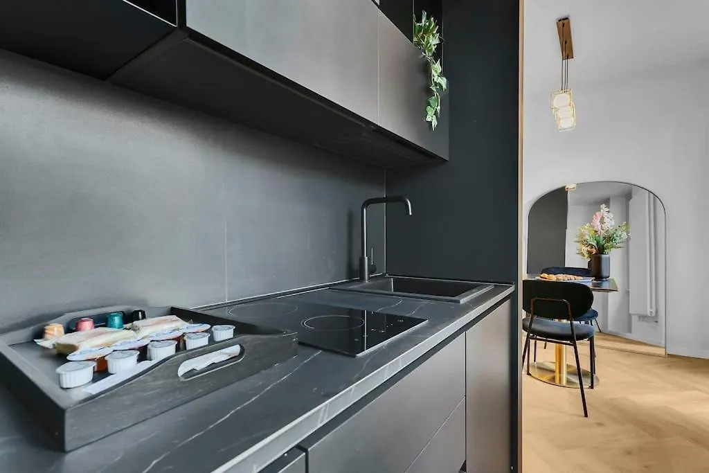 Casa Nanda - Flat Near Navigli And Tortona Area Apartment Milan