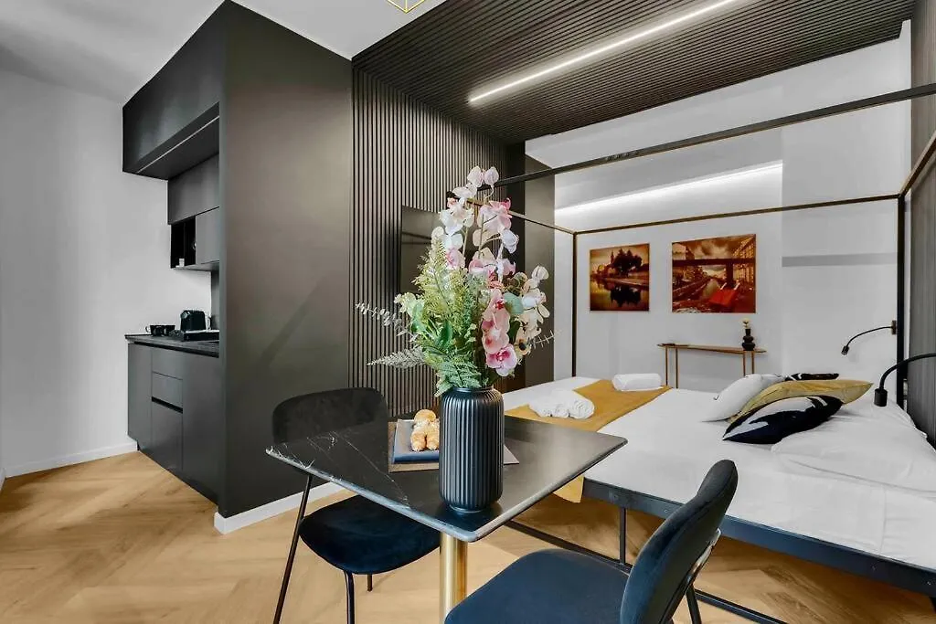 Casa Nanda - Flat Near Navigli And Tortona Area Apartment Milan